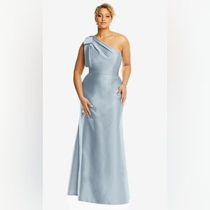 Alfred Sung D794 Bridesmaid Dress (Size 4, Color Mist)